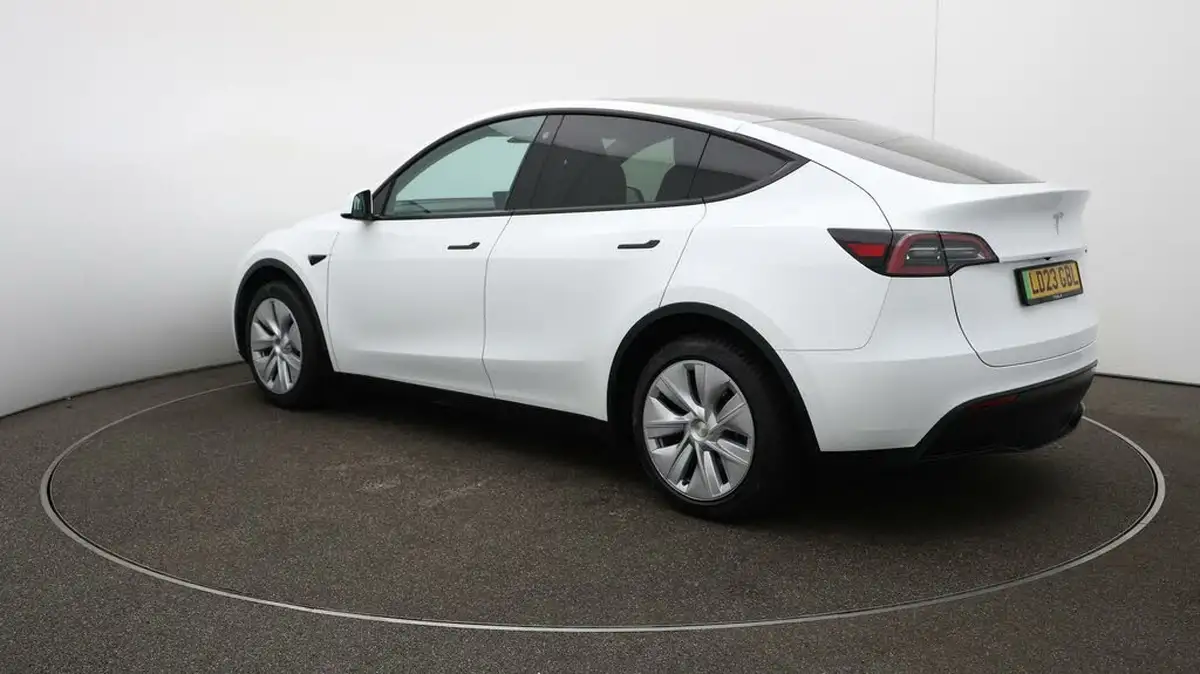 2023-tesla-model-y-e-rwd-big-66