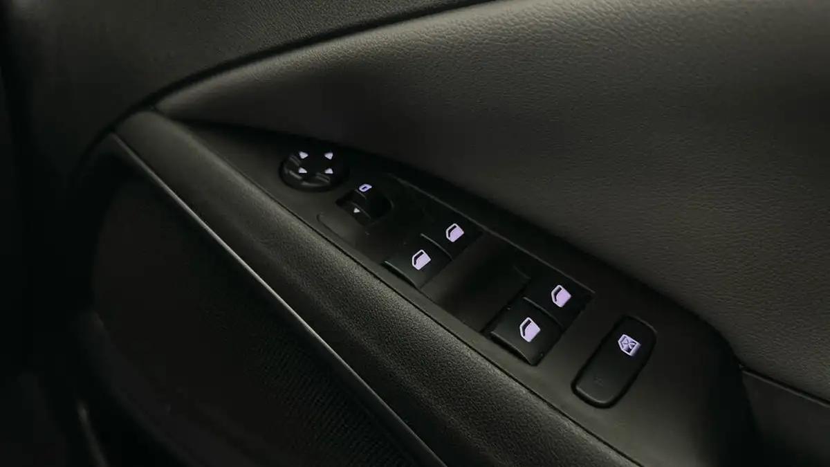 2019-vauxhall-crossland-x-12-elite-nav-83ps-big-28