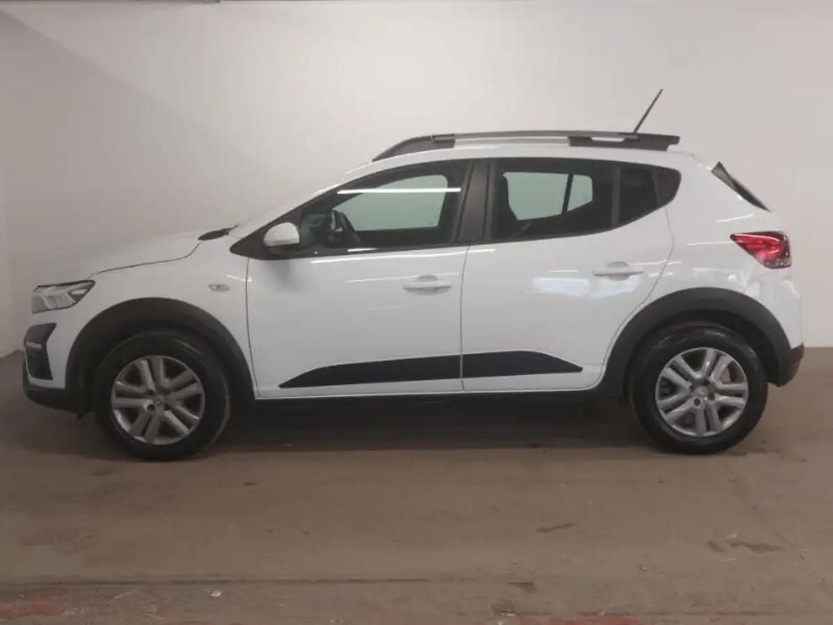 2022-dacia-sandero-stepway-10-tce-comfort-90bhp-big-3