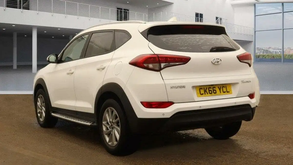 2016-hyundai-tucson-17crdi-blue-drive-se-nav-116ps-big-6