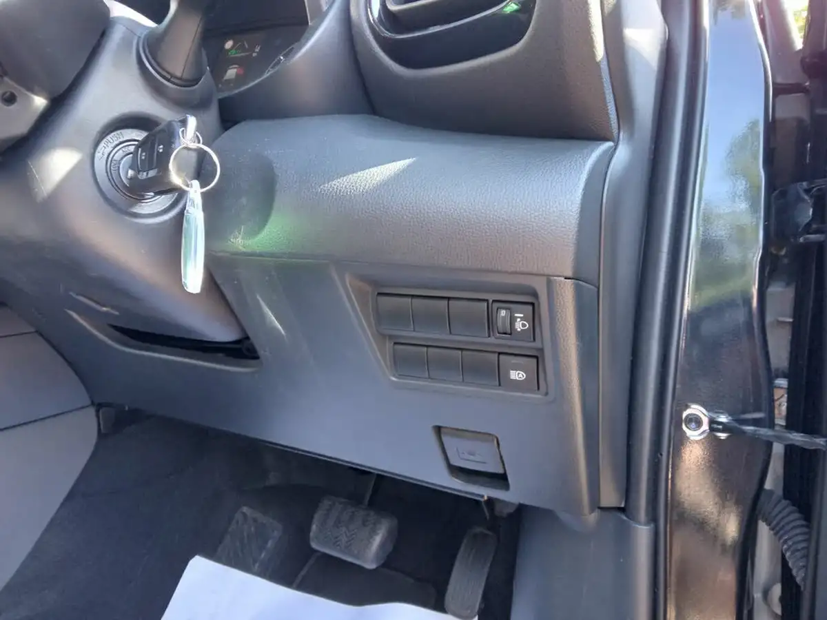 2021-toyota-yaris-15-vvt-i-icon-114bhp-hybrid-1490cc-e-cvt-big-35