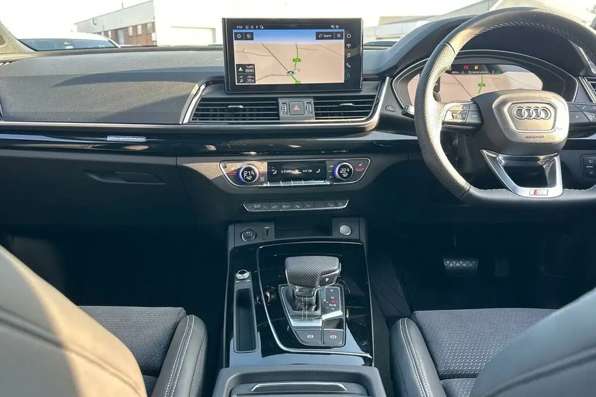 2025-audi-q5-20-50-tfsi-e-black-edition-station-wagon-big-41