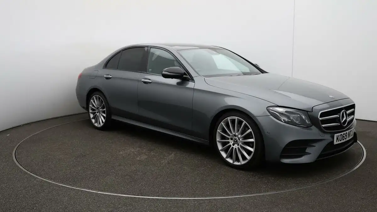 2020-mercedes-benz-e-class-20d-e300d-amg-line-edition-premium-plus-saloon-4d-big-45