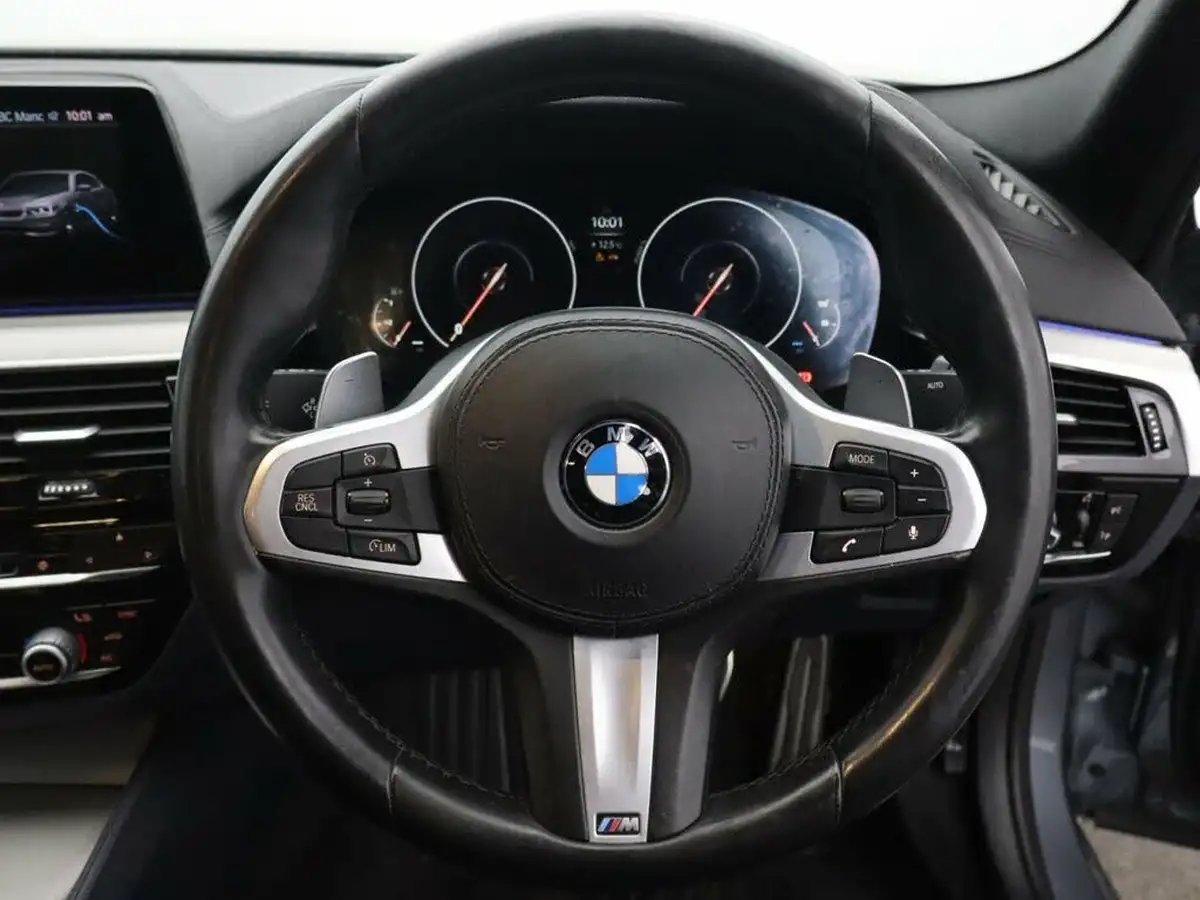 2018-bmw-5-series-20-530e-m-sport-big-15