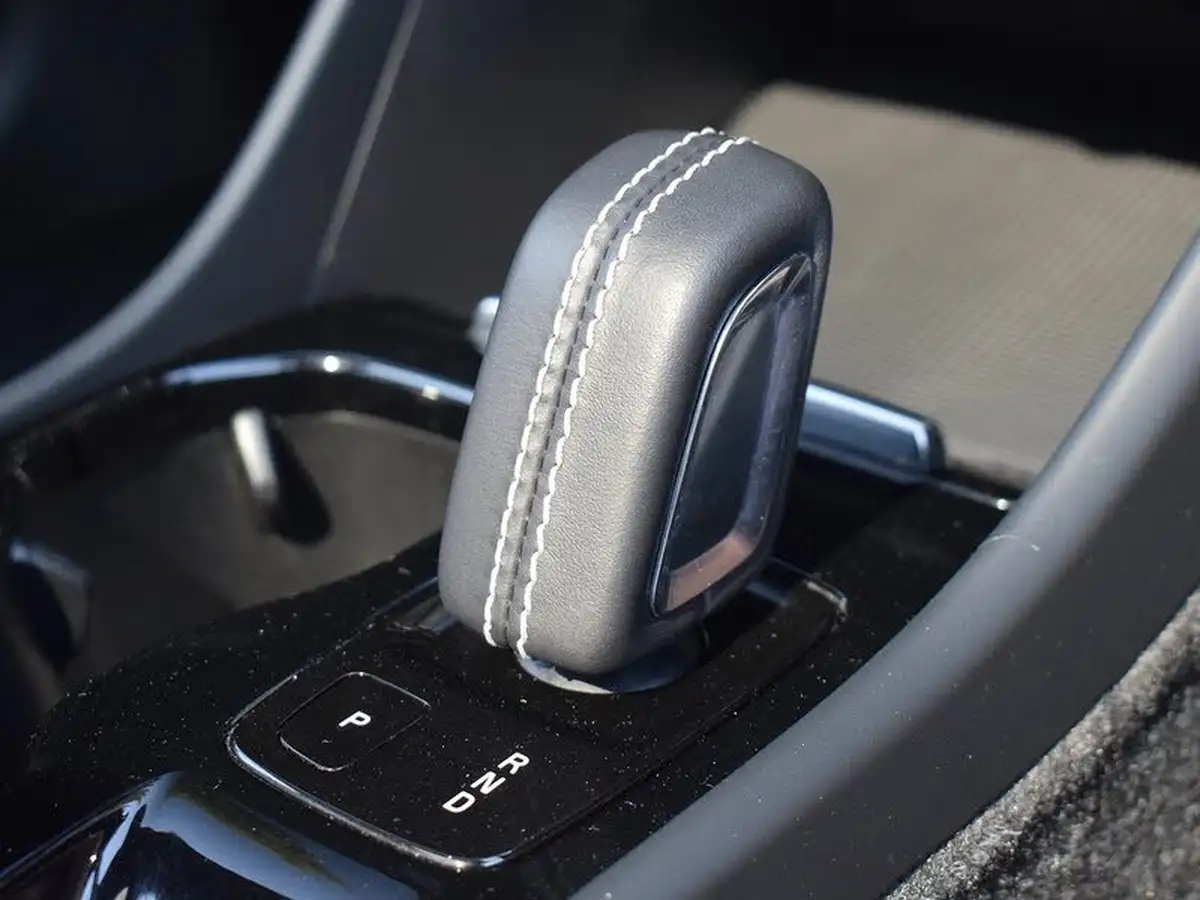 2022-volvo-xc40-15-t5-r-design-pro-big-24