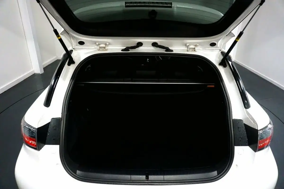2012-lexus-ct-200h-18-f-sport-big-7