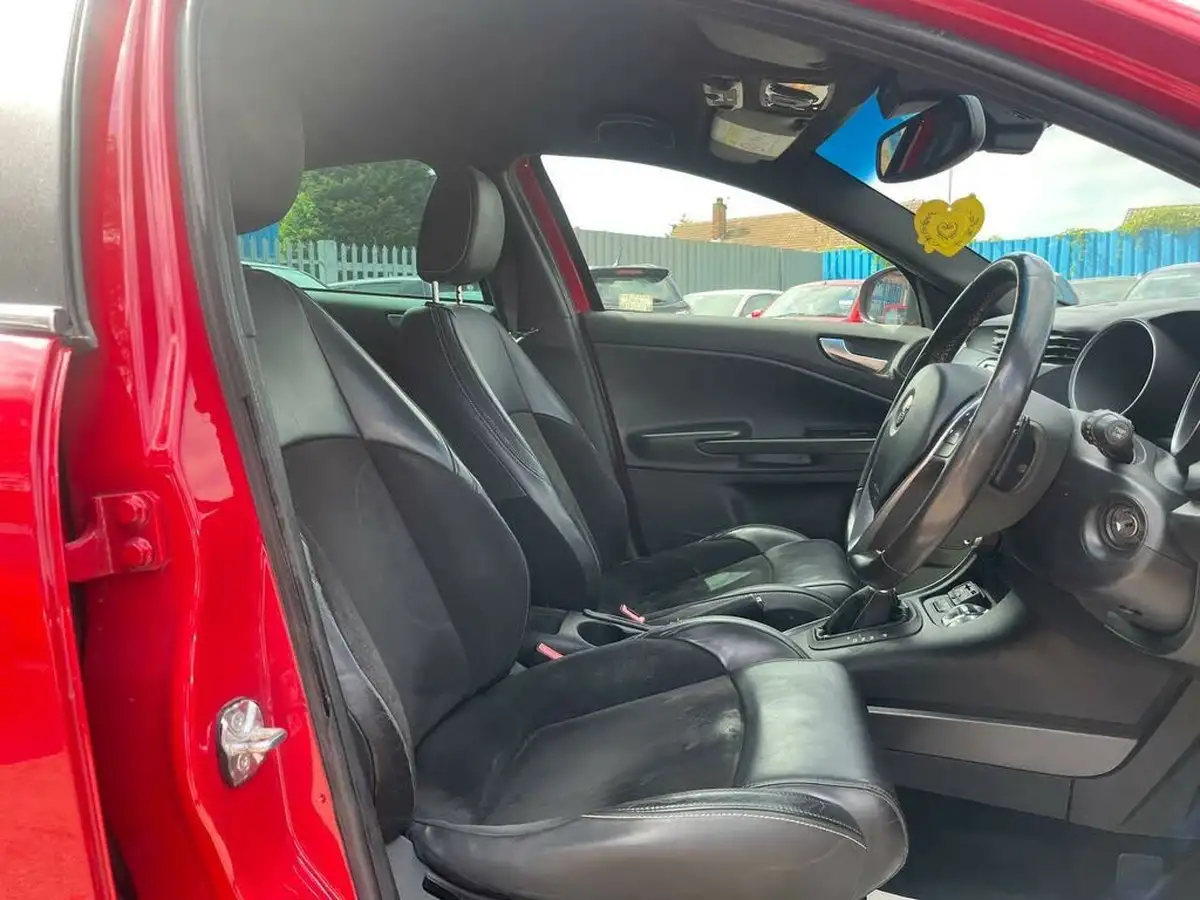 2015-alfa-romeo-giulietta-14-tb-qv-line-alfa-tct-big-10