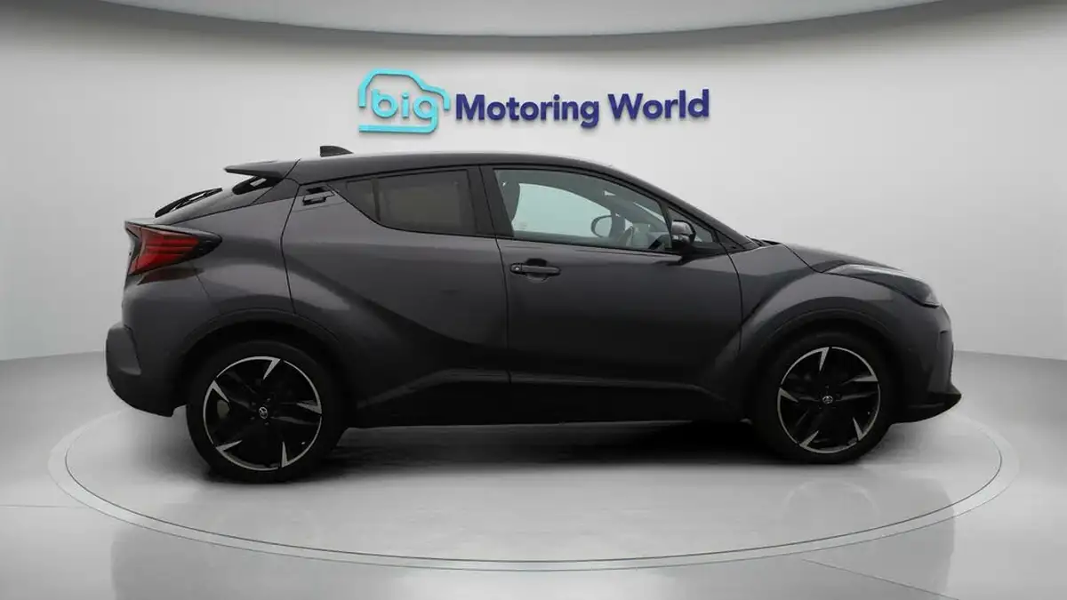 2022-toyota-c-hr-18-vvt-i-gr-sport-big-8