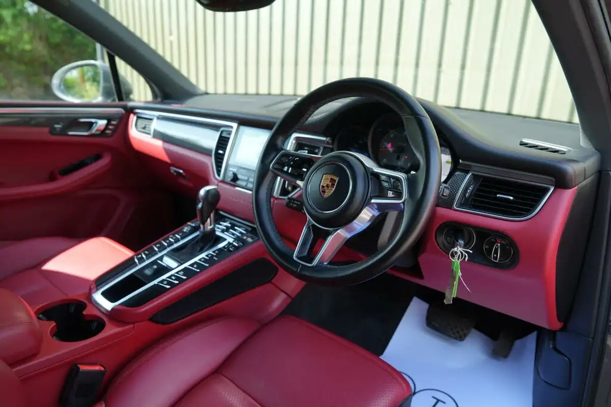 2018-porsche-macan-30td-s-big-12
