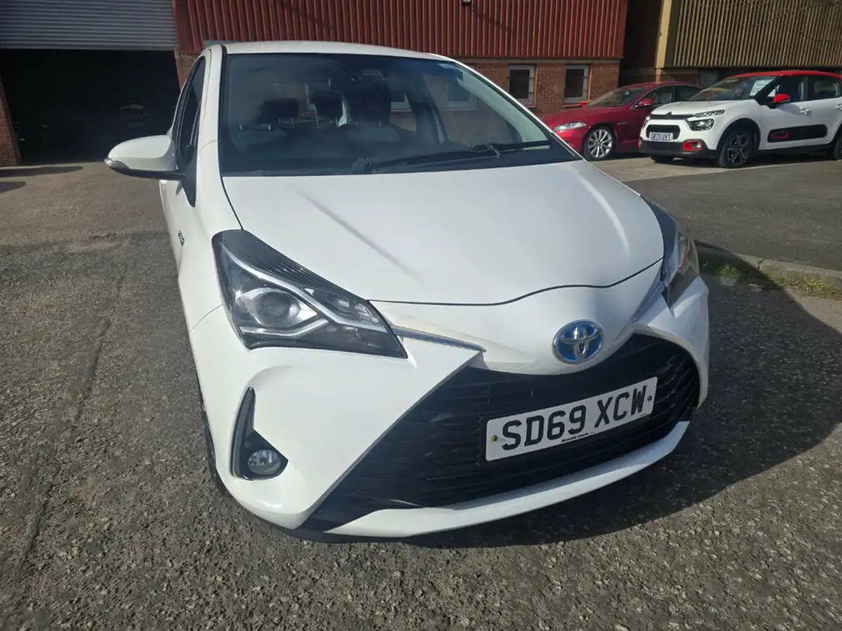 2019-toyota-yaris-15-vvt-i-icon-tech-98bhp-hybrid-1497cc-e-cvt-big-22