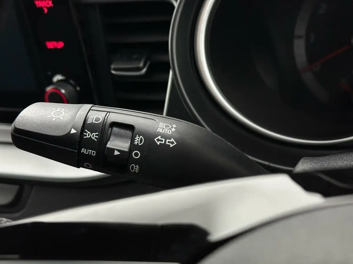 2022-kia-xceed-10-t-gdi-2-big-11
