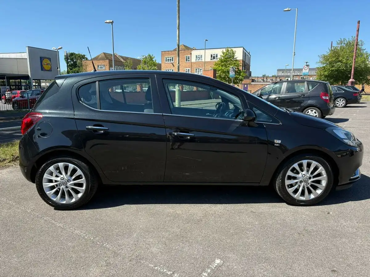 2015-vauxhall-corsa-12-se-70ps-5d-big-4