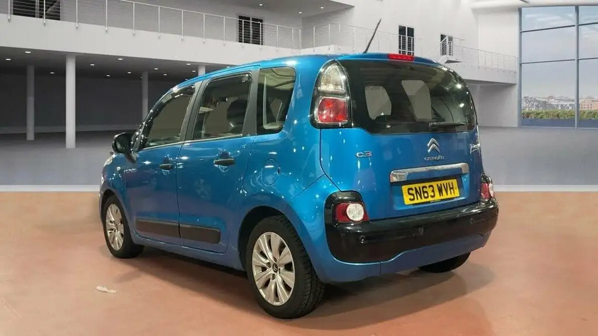 2013-citroen-c3-picasso-16-vtr-big-6