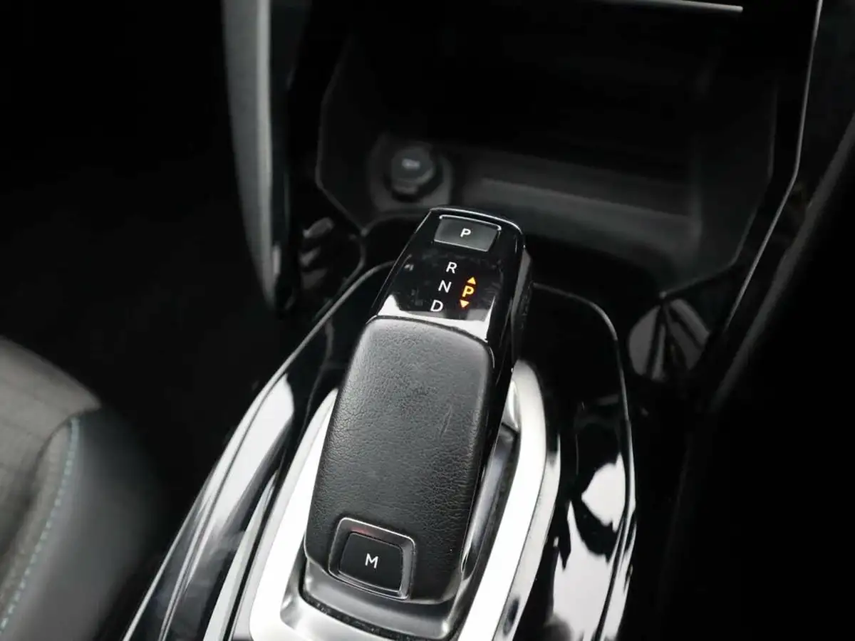 2021-peugeot-2008-suv-12-puretech-allure-130bhp-eat8-big-29