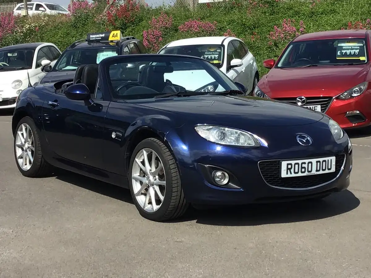 2010-mazda-mx-5-20-roadster-auto-big-0