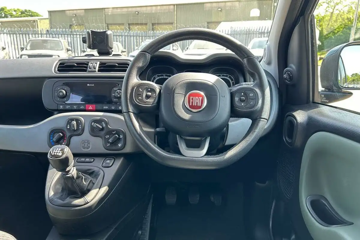 2020-fiat-panda-09-waze-4x4-big-24