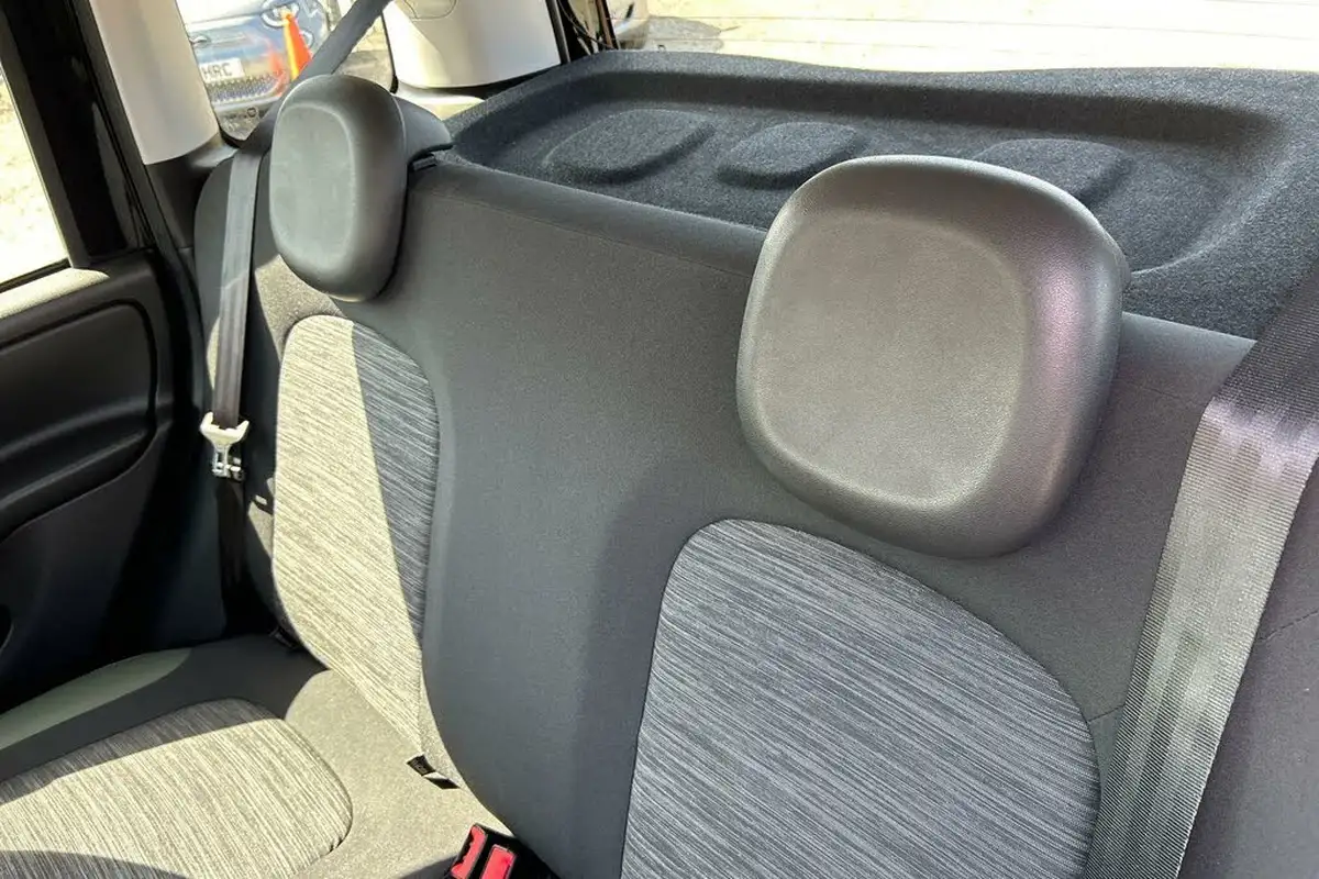 2020-fiat-panda-09-waze-4x4-big-28
