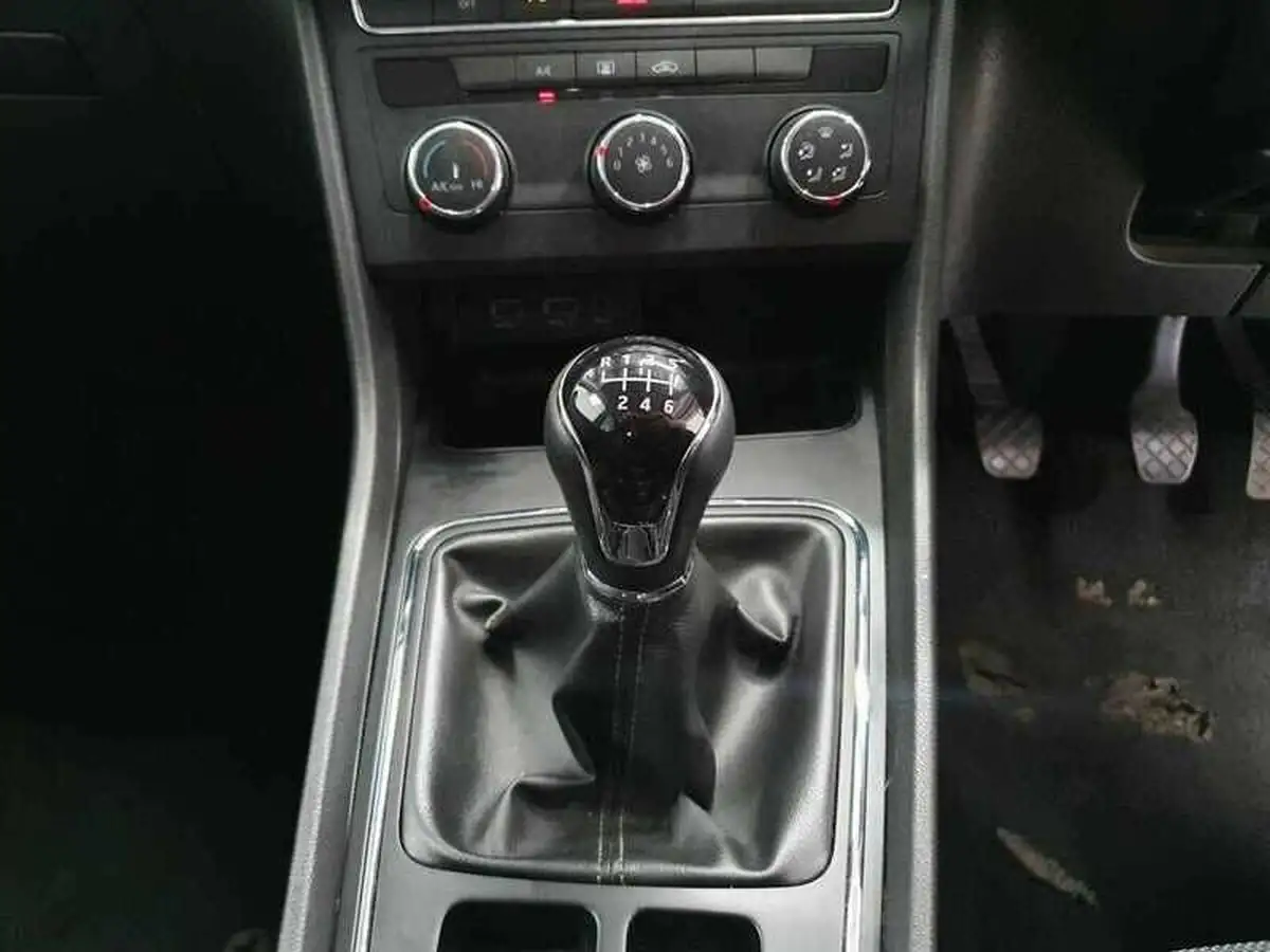 2019-seat-leon-15-tsi-evo-se-dynamic-hatchback-big-18