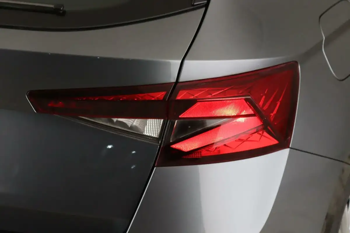 2024-skoda-fabia-10-tsi-se-comfort-116ps-big-9