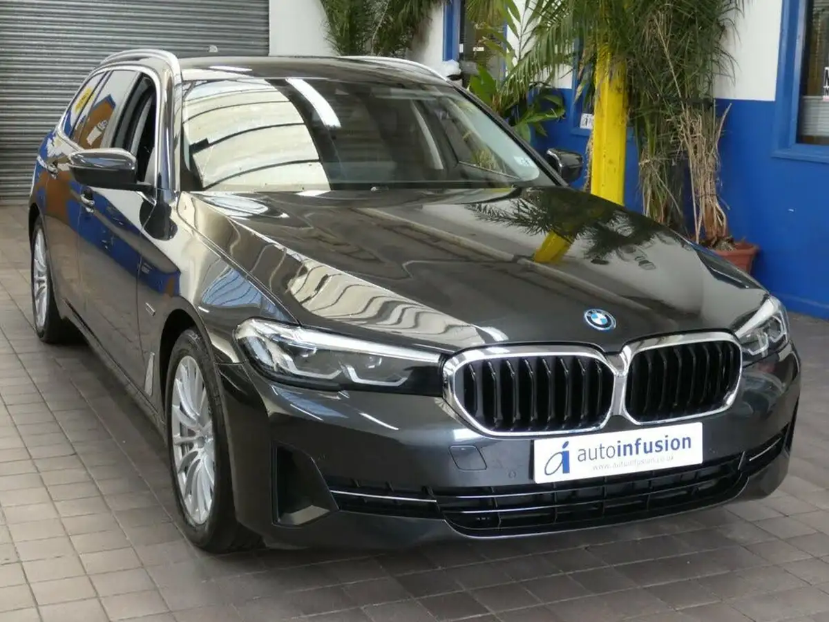 2022-bmw-5-series-20-530e-se-touring-5d-big-16