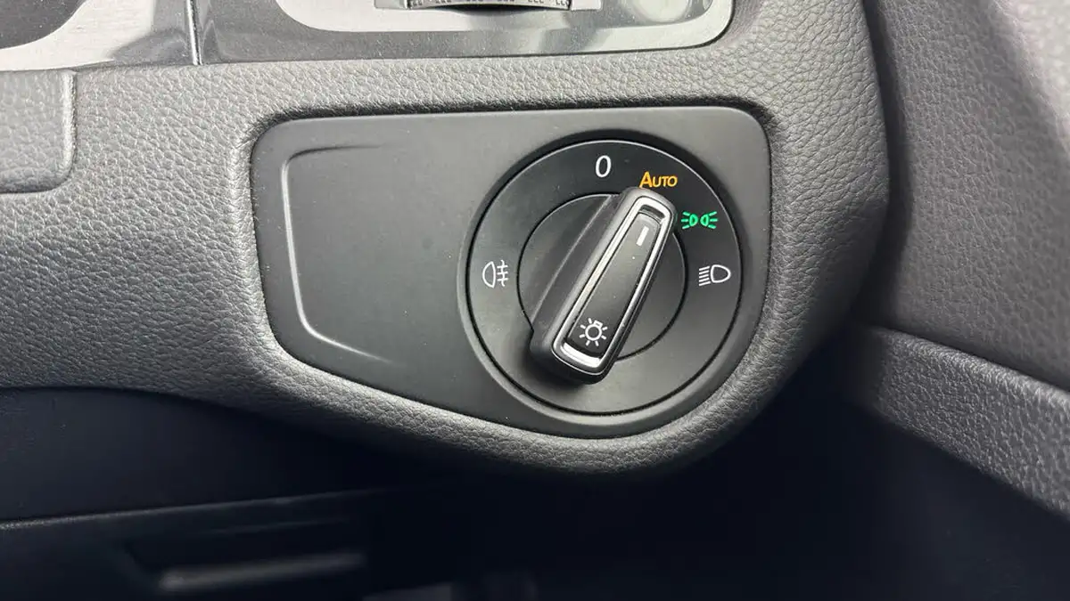 2019-volkswagen-golf-e-e-golf-big-24