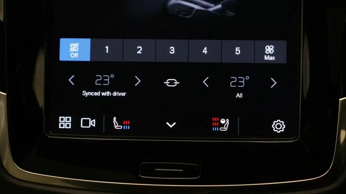 2024-volvo-xc90-20-t8-ultimate-dark-big-40