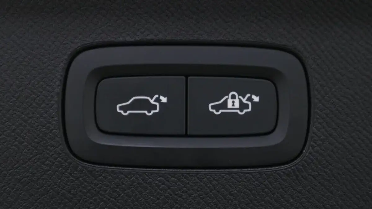2024-volvo-xc90-20-t8-ultimate-dark-big-16