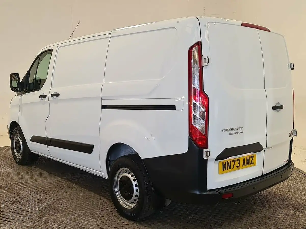 2023-ford-transit-custom-20tdci-300-l1h1-leader-105pseu6dt-panel-van-1997cc-big-3