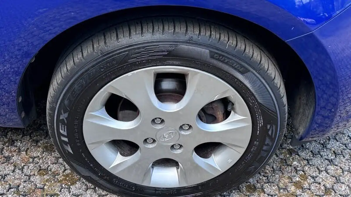 2011-hyundai-i20-14td-comfort-5d-big-37