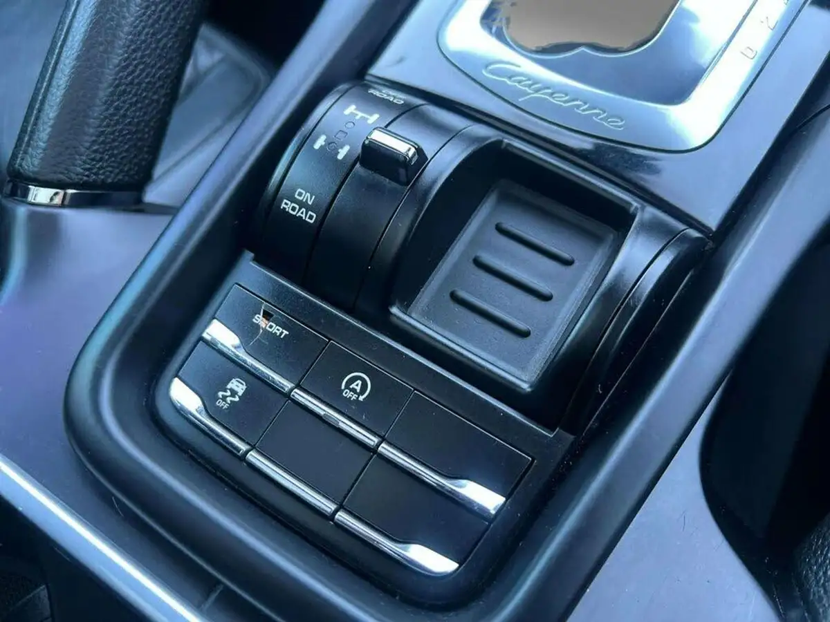2014-porsche-cayenne-30td-big-34