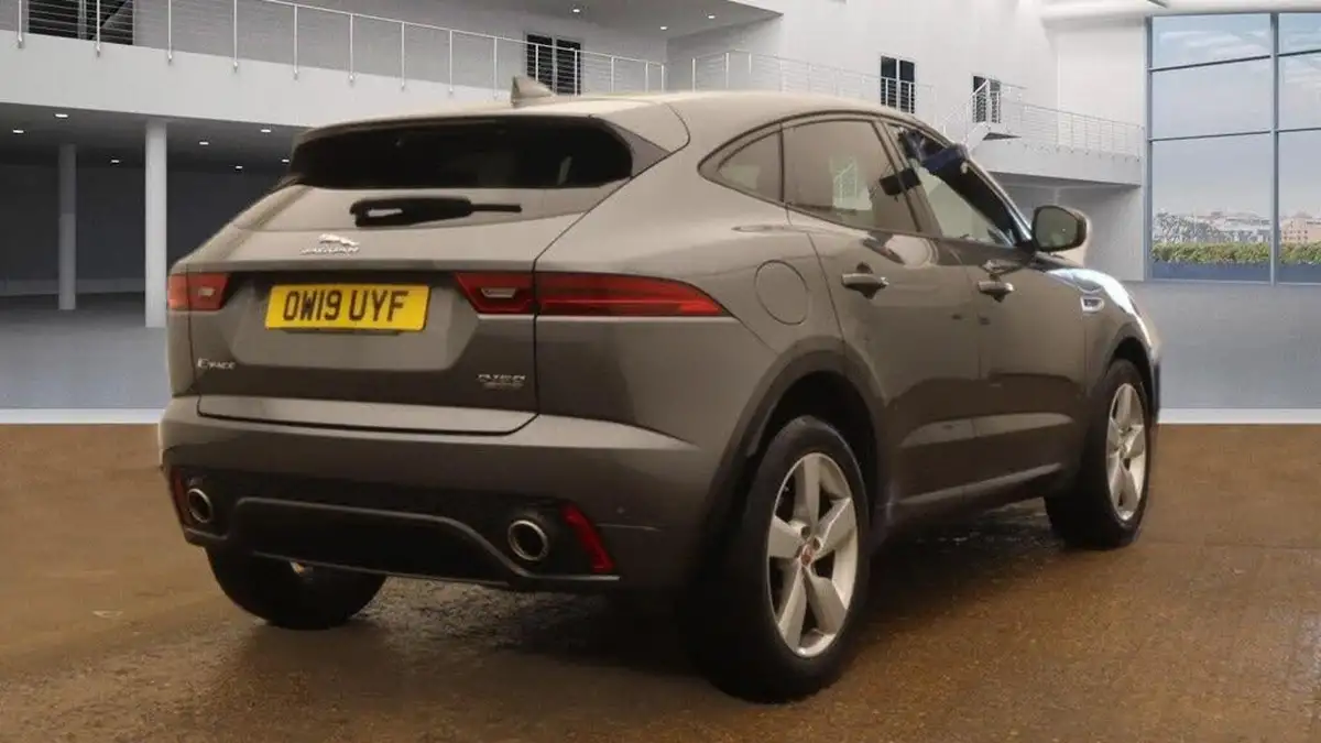 2019-jaguar-e-pace-20-i4d-r-dynamic-se-180ps-awd-auto-big-7