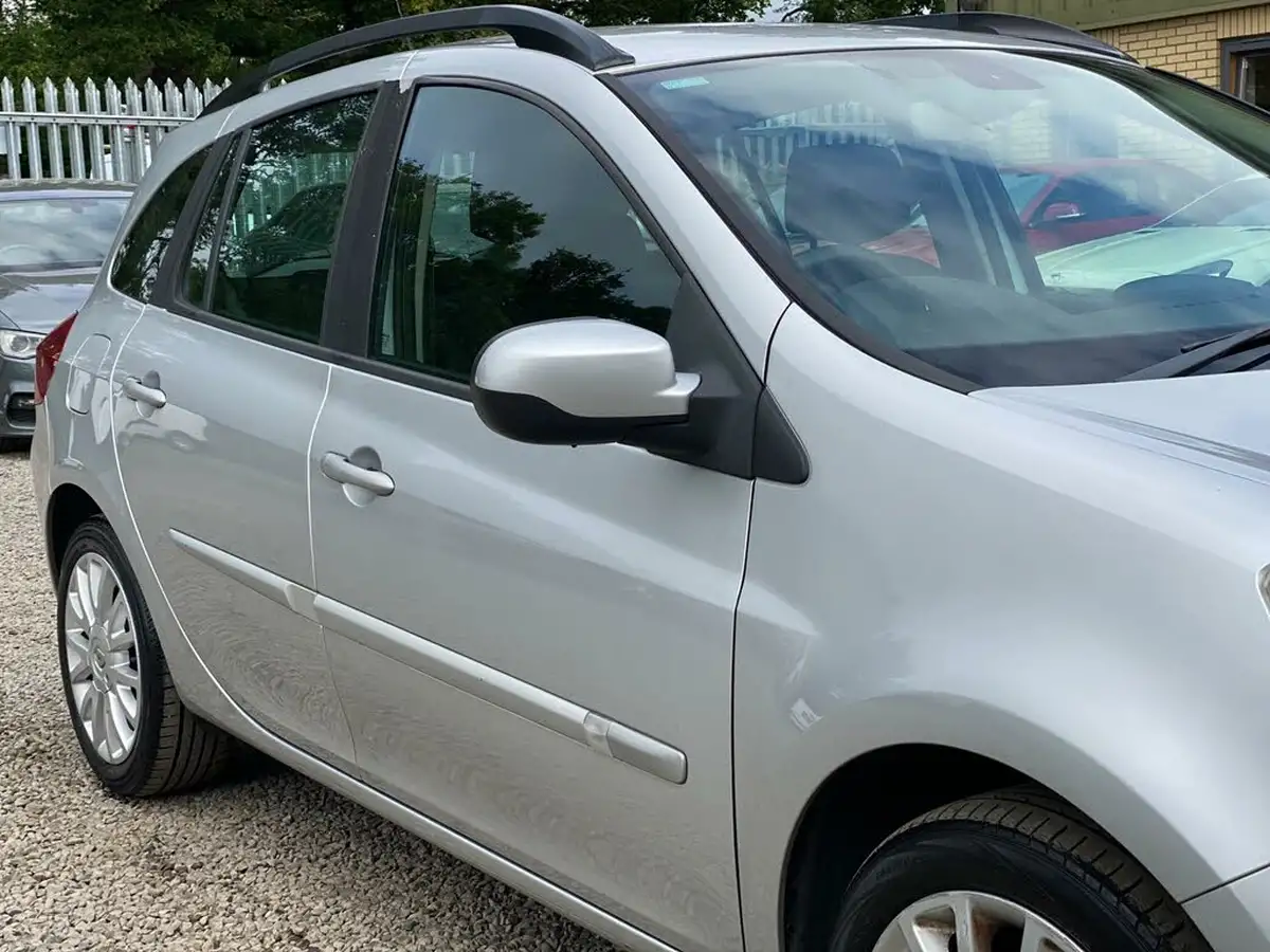 2010-renault-clio-12-dynamique-75bhp-sport-tourer-5d-big-23