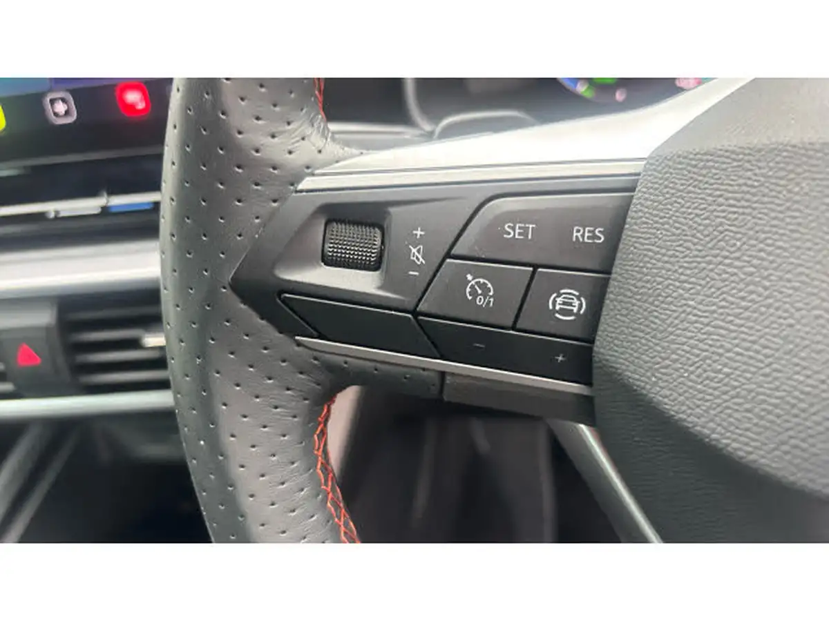 2024-seat-leon-14-e-hybrid-fr-hatchback-big-16