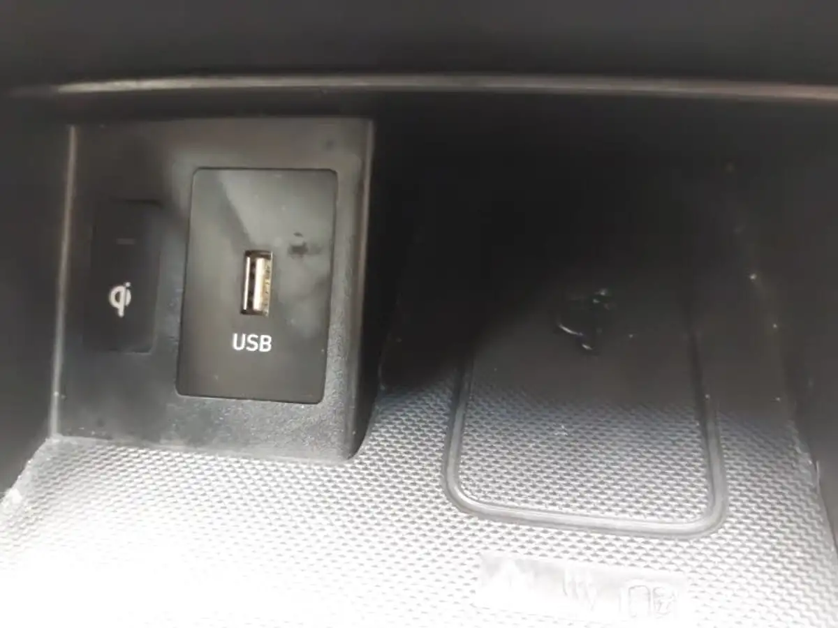 2022-hyundai-kona-e-premium-204ps-64kwh-7kw-obc-big-13