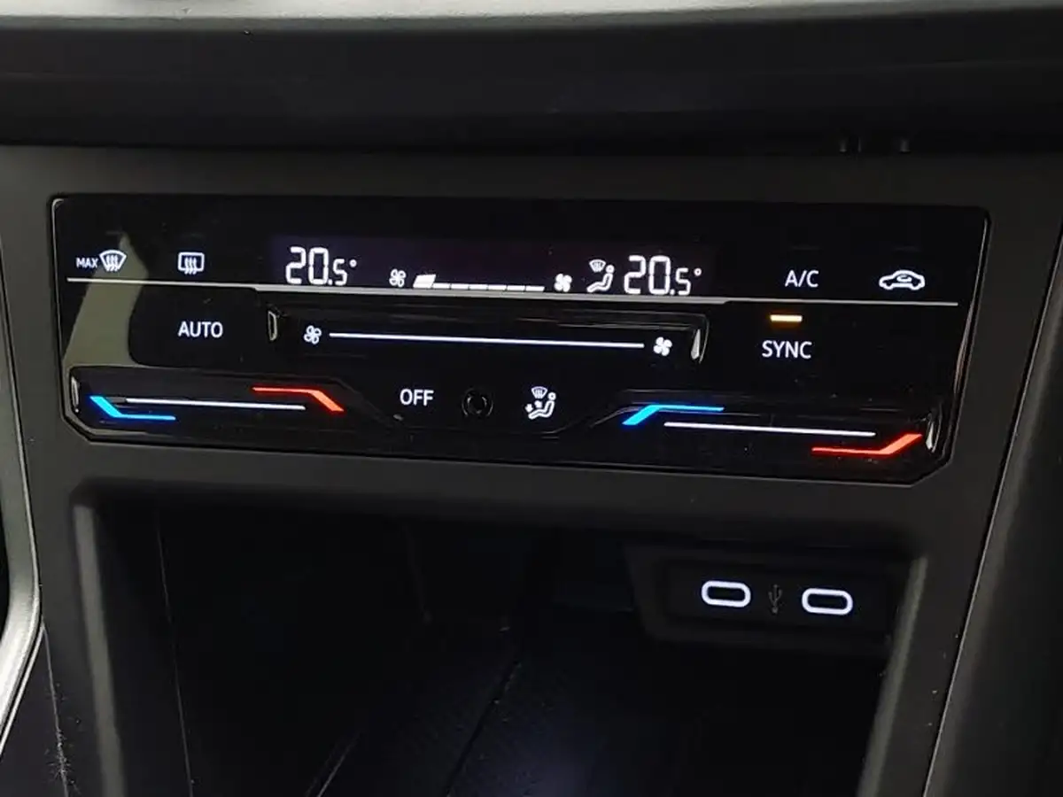 2022-volkswagen-taigo-10-tsi-r-line-big-14
