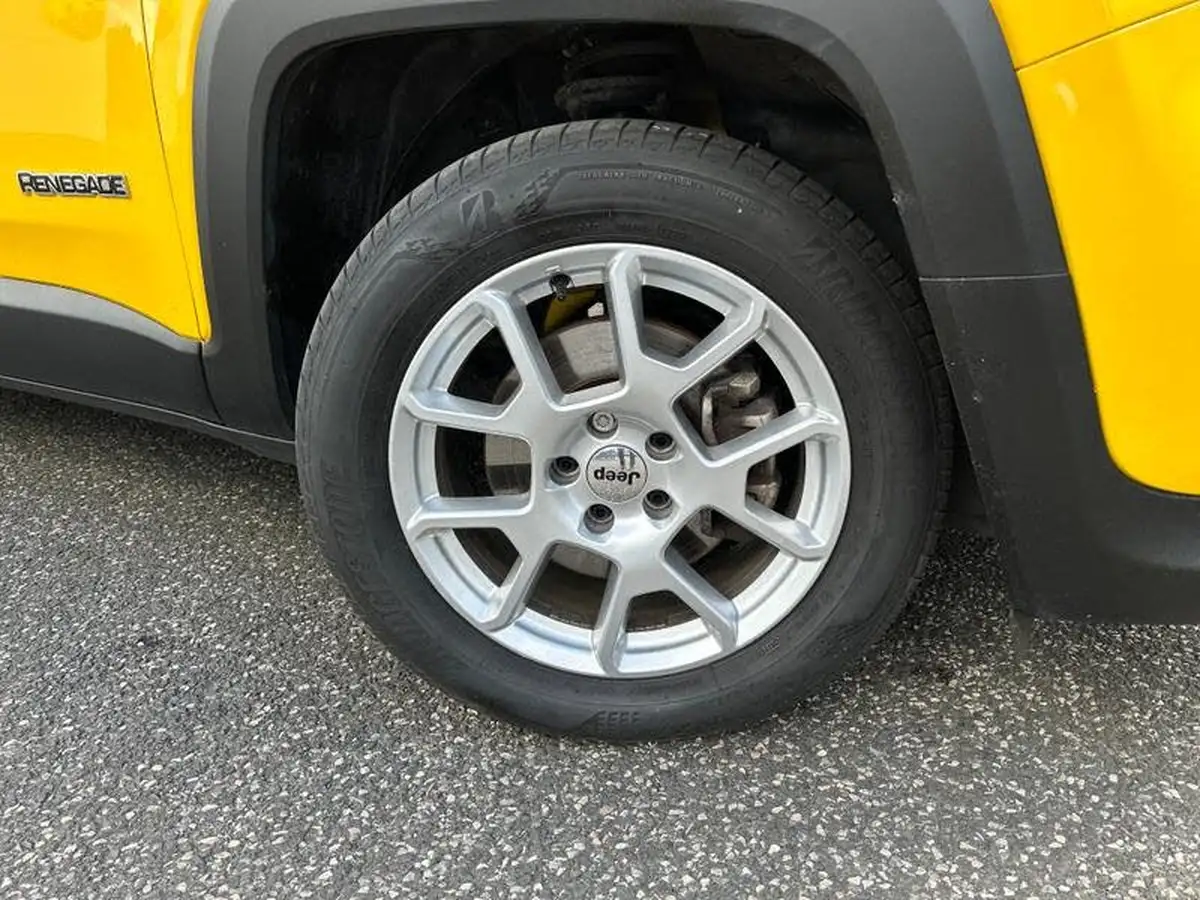 2023-jeep-renegade-15-limited-big-4
