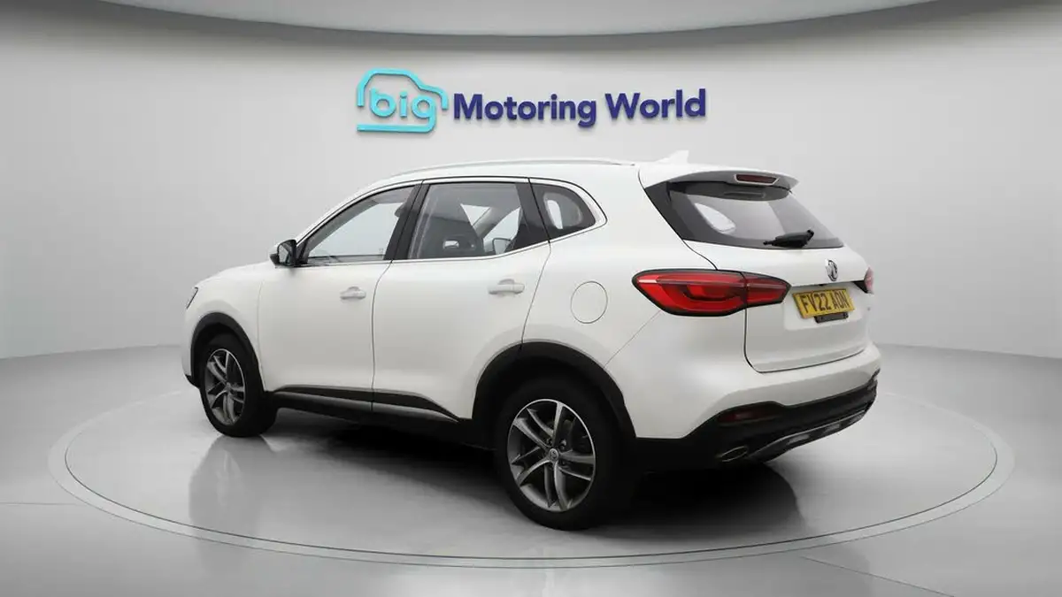 2022-mg-hs-15t-gdi-exclusive-162ps-dct-big-5