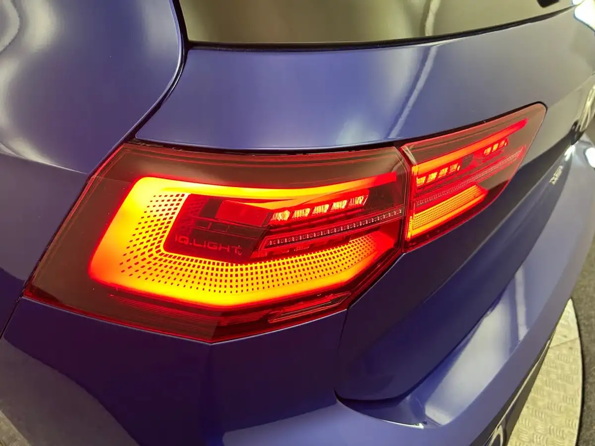 2021-volkswagen-golf-20-tsi-r-hatchback-big-22