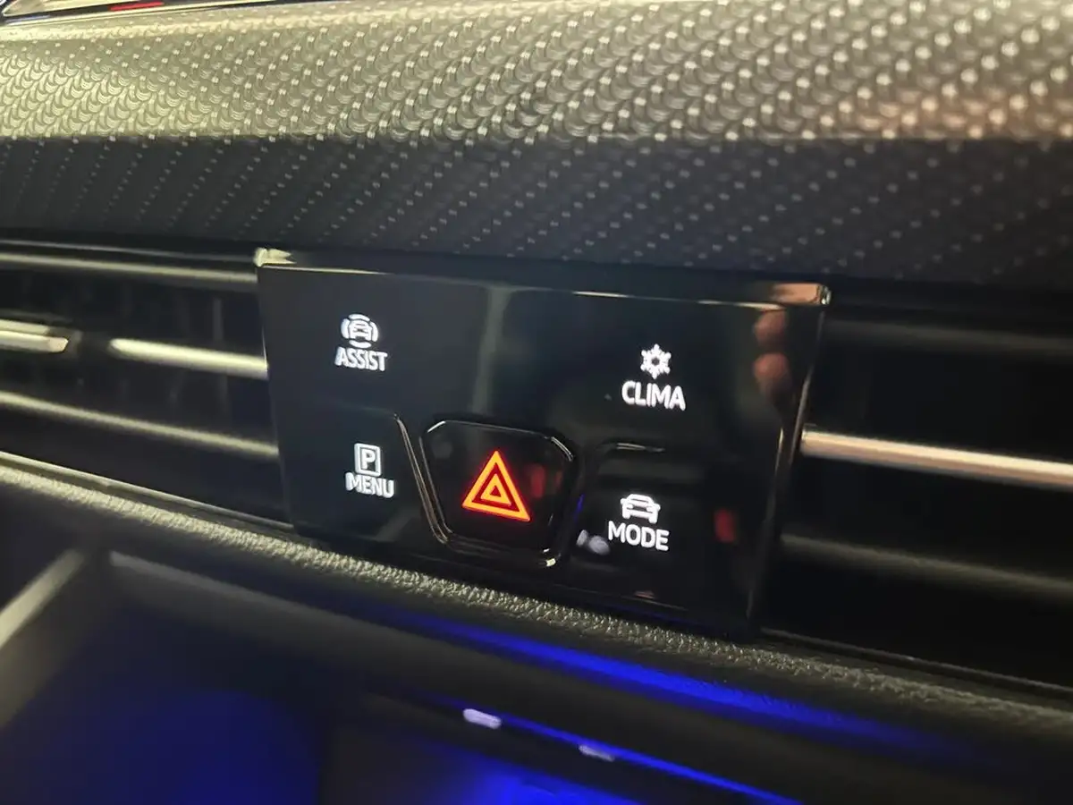 2021-volkswagen-golf-20-tsi-r-hatchback-big-46