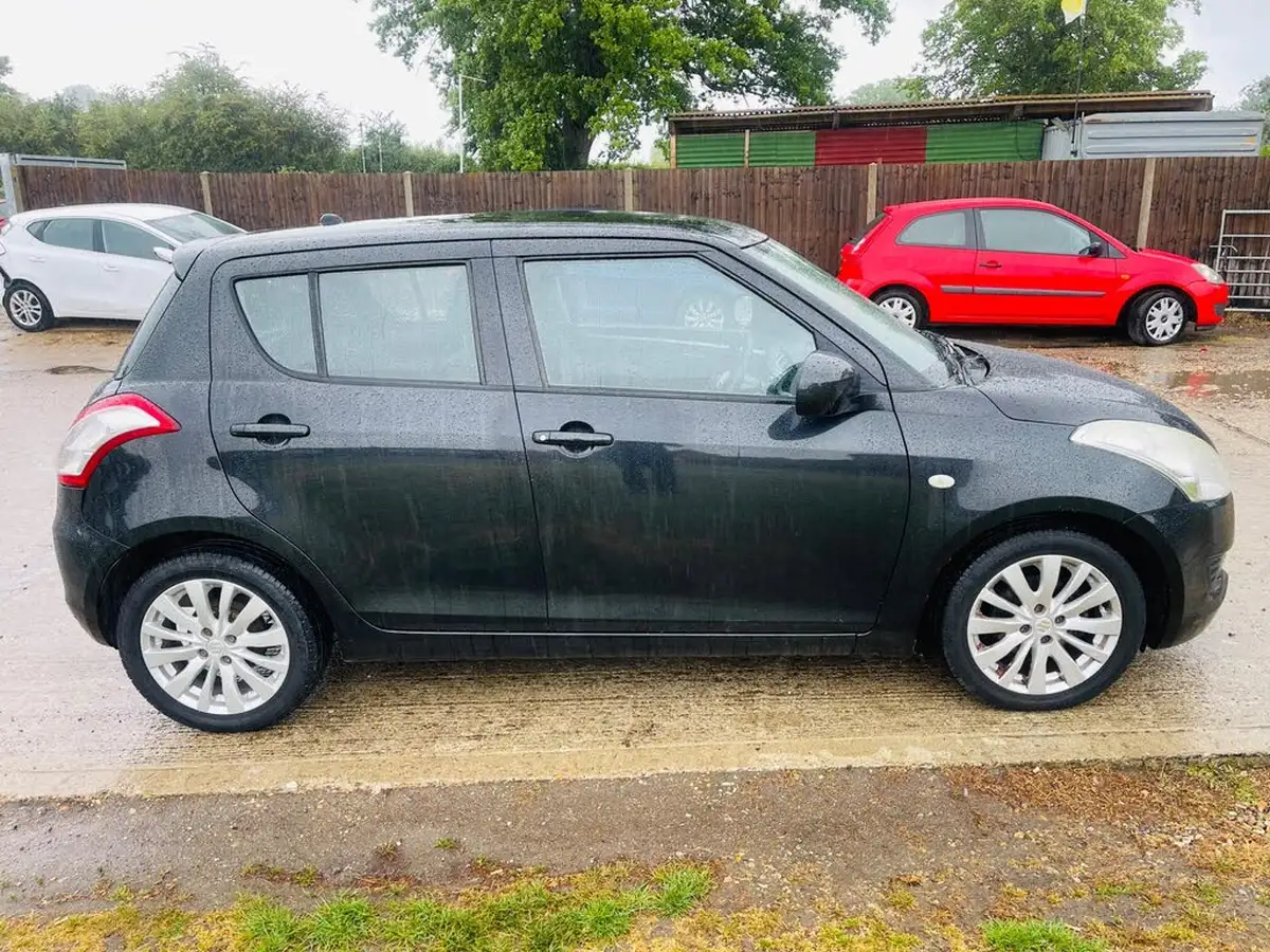 2011-suzuki-swift-12-sz3-5d-big-11