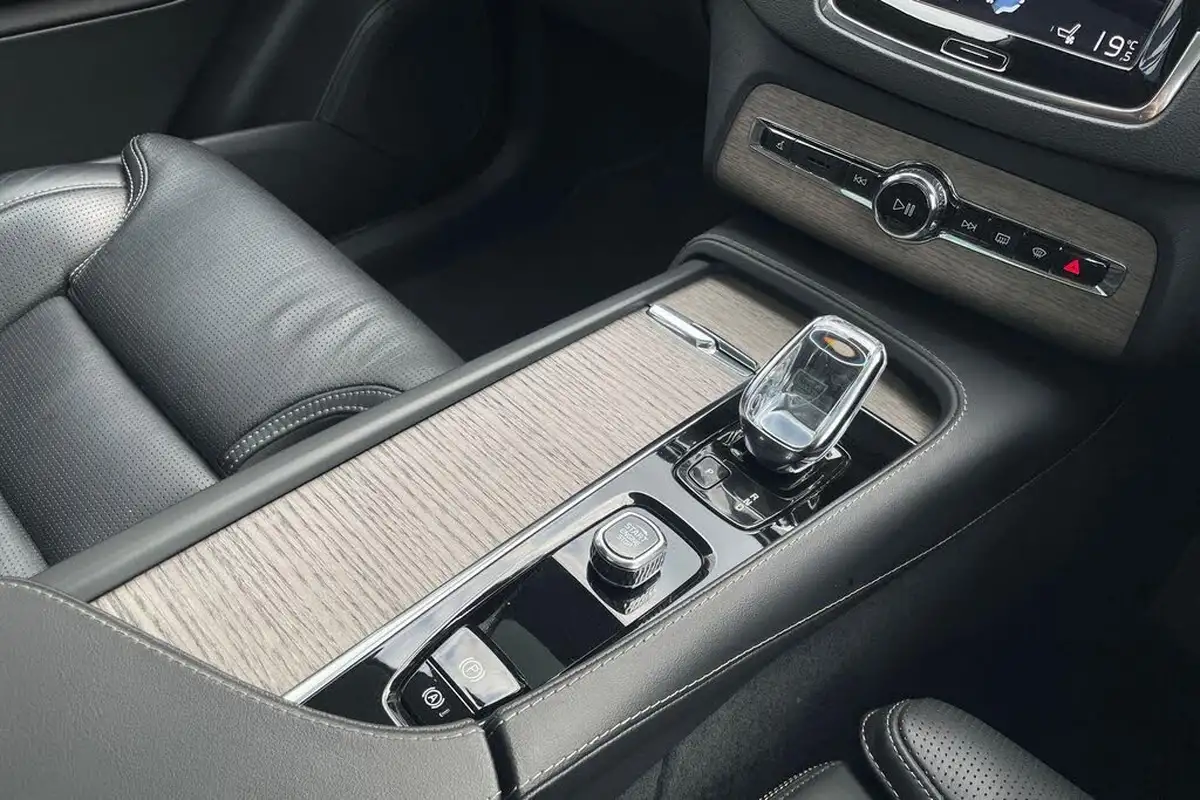 2022-volvo-xc90-20-t8-inscription-pro-455bhp-big-48