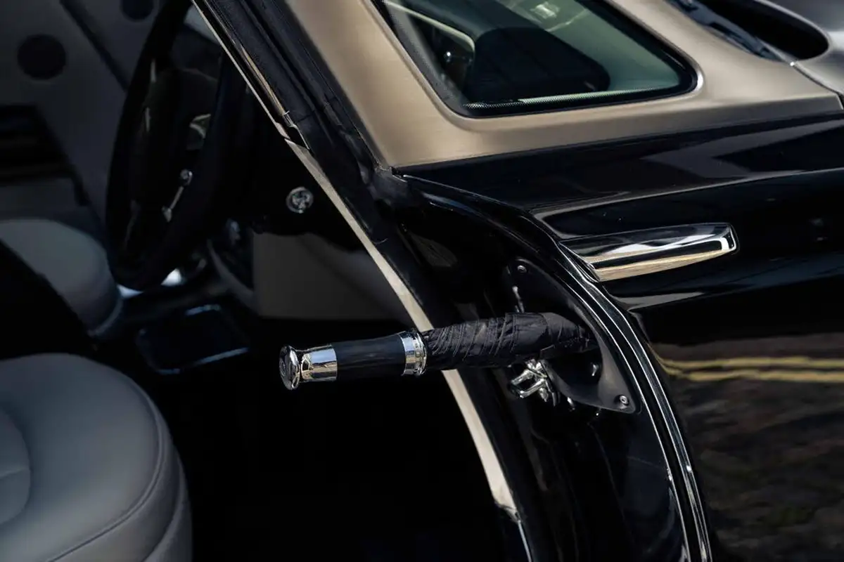 2016-rolls-royce-phantom-big-44