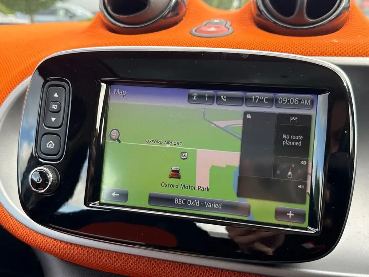 2015-smart-forfour-09-edition-1-big-22