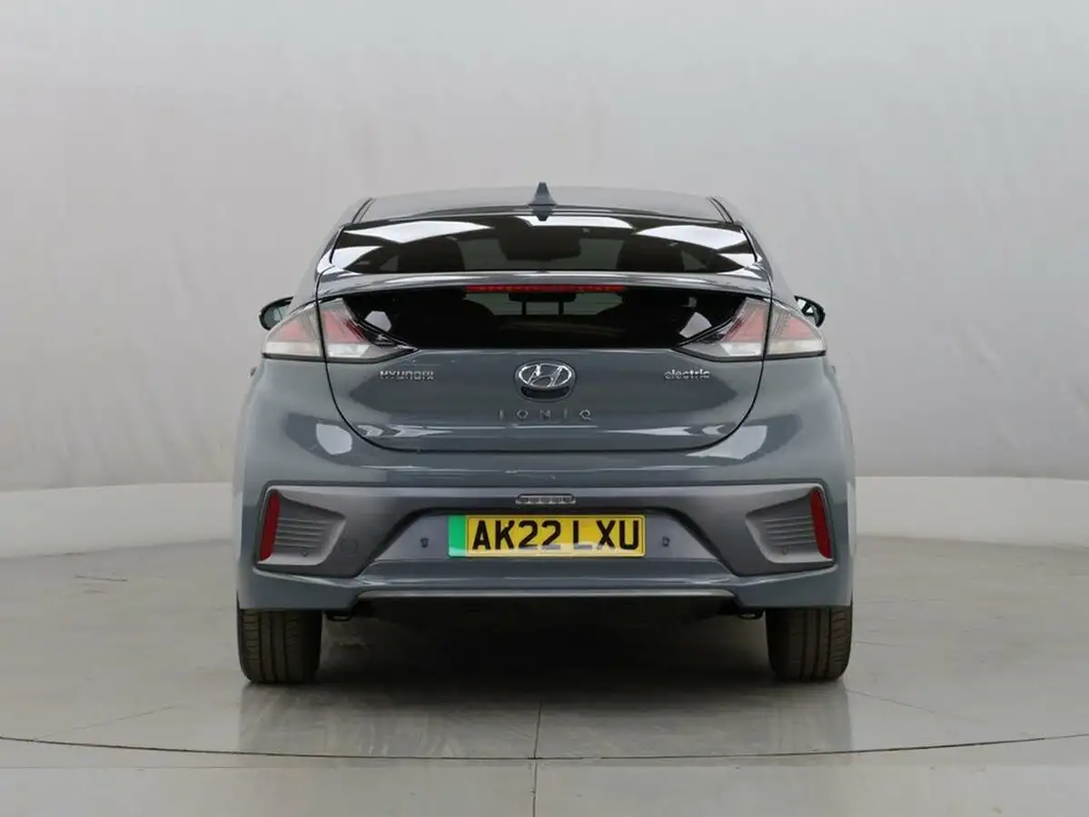2022-hyundai-ioniq-e-premium-se-electric-big-8