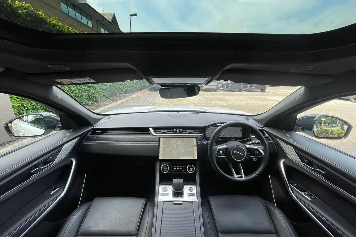 2023-jaguar-f-pace-20-d200-r-dynamic-se-black-big-2