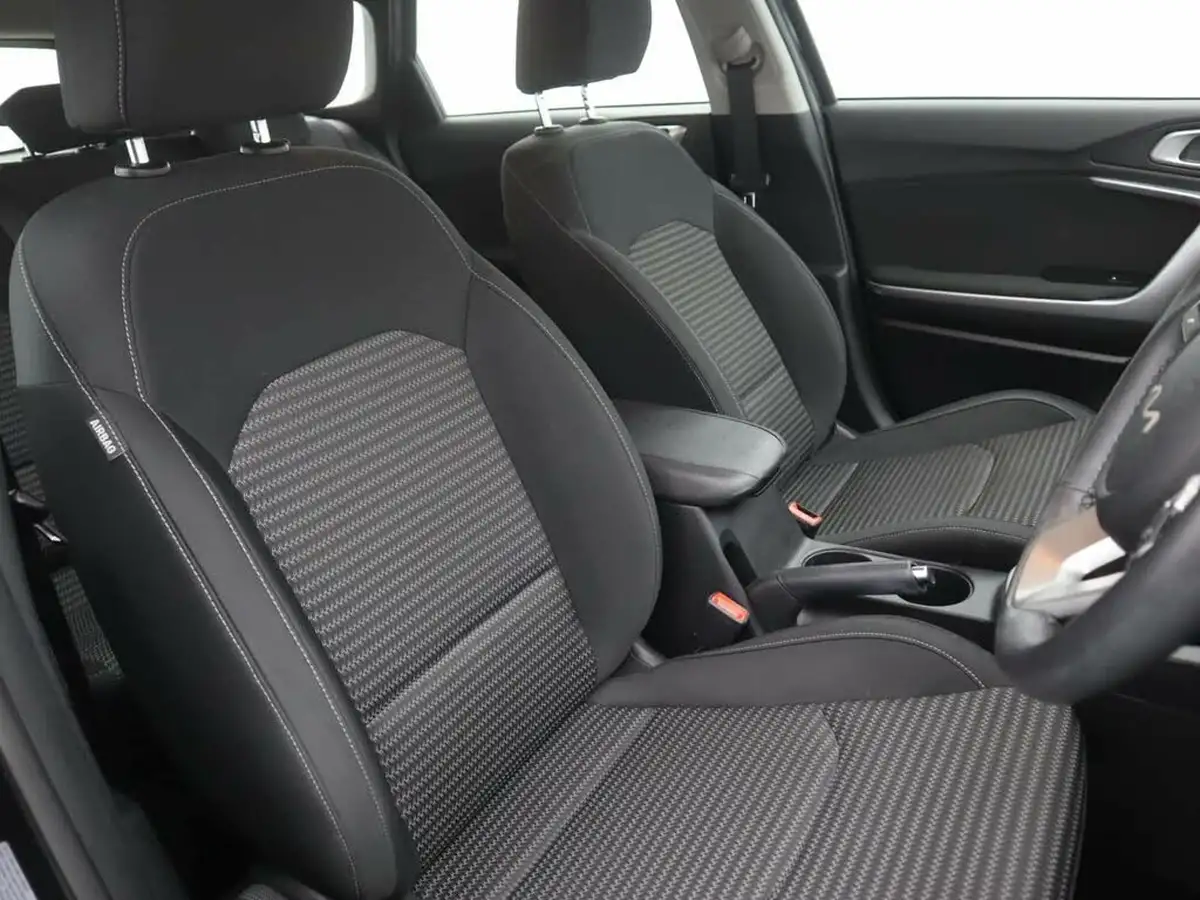 2022-kia-ceed-10-t-gdi-2-sportswagon-big-10