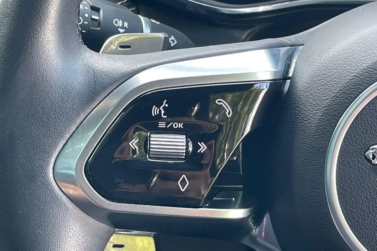 2023-jaguar-f-pace-20-d200-r-dynamic-se-black-big-50