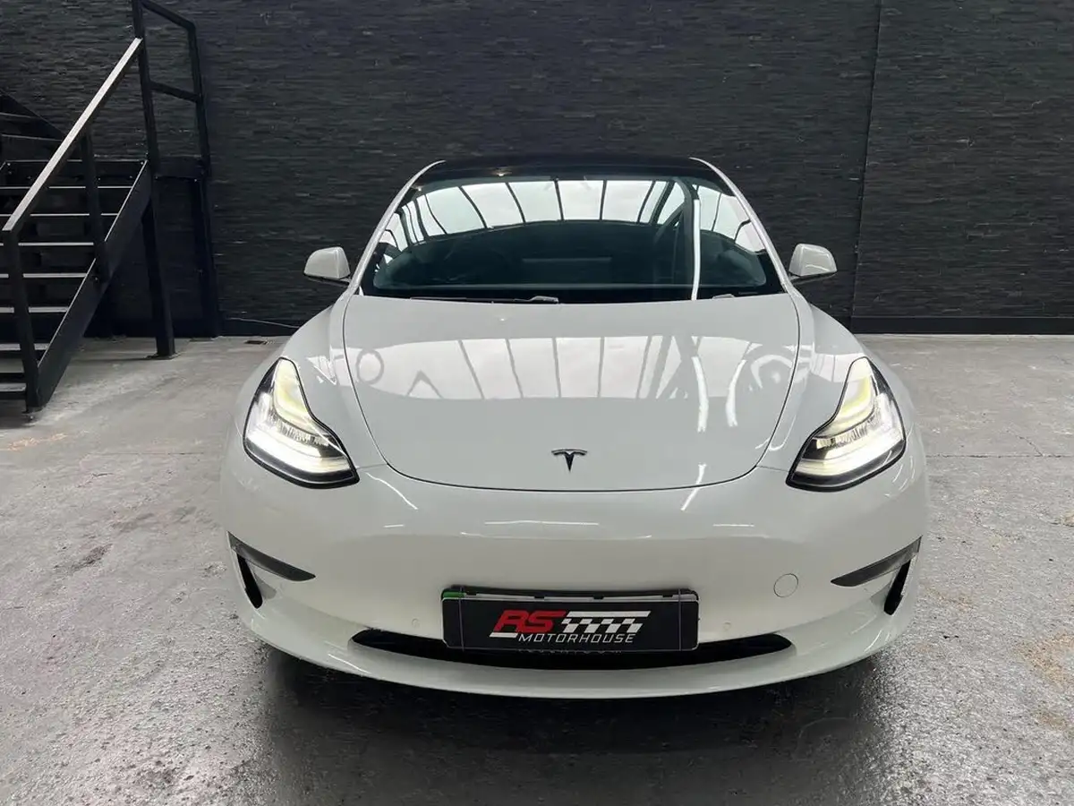 2020-tesla-model-3-e-performance-big-2