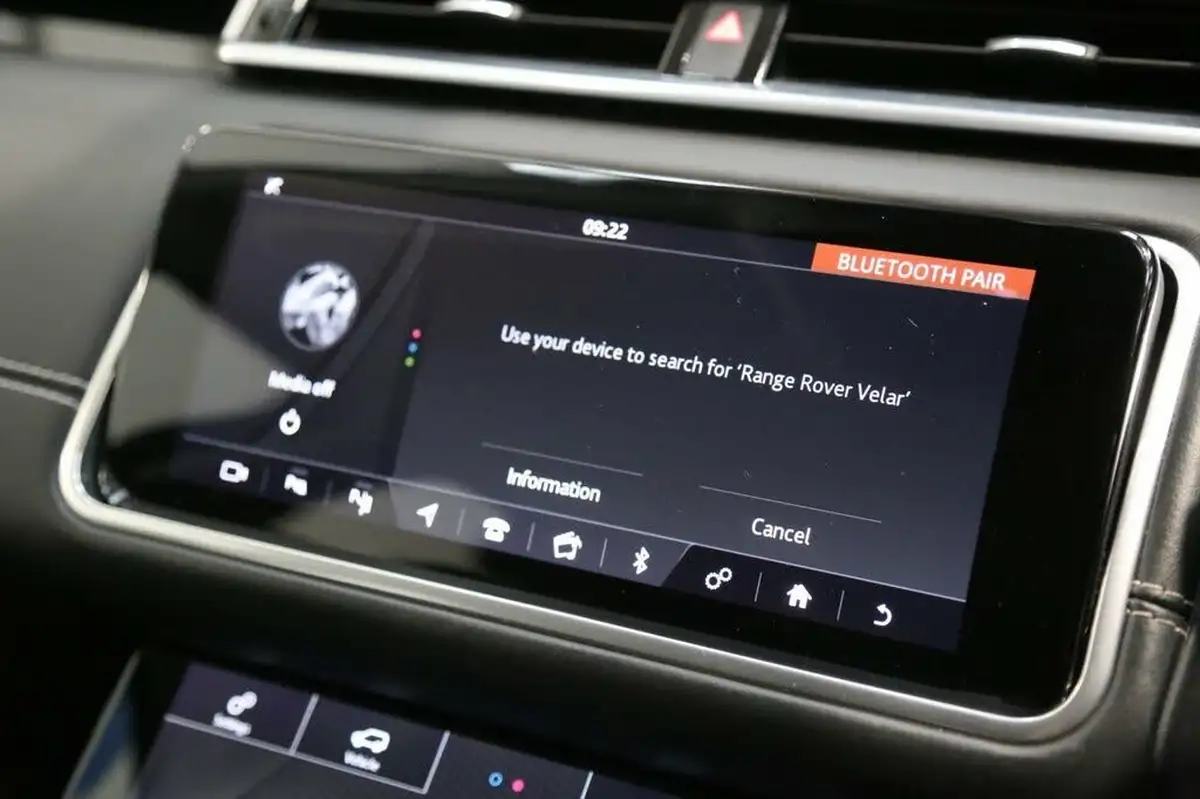 2017-land-rover-range-rover-velar-30-p380-hse-big-18