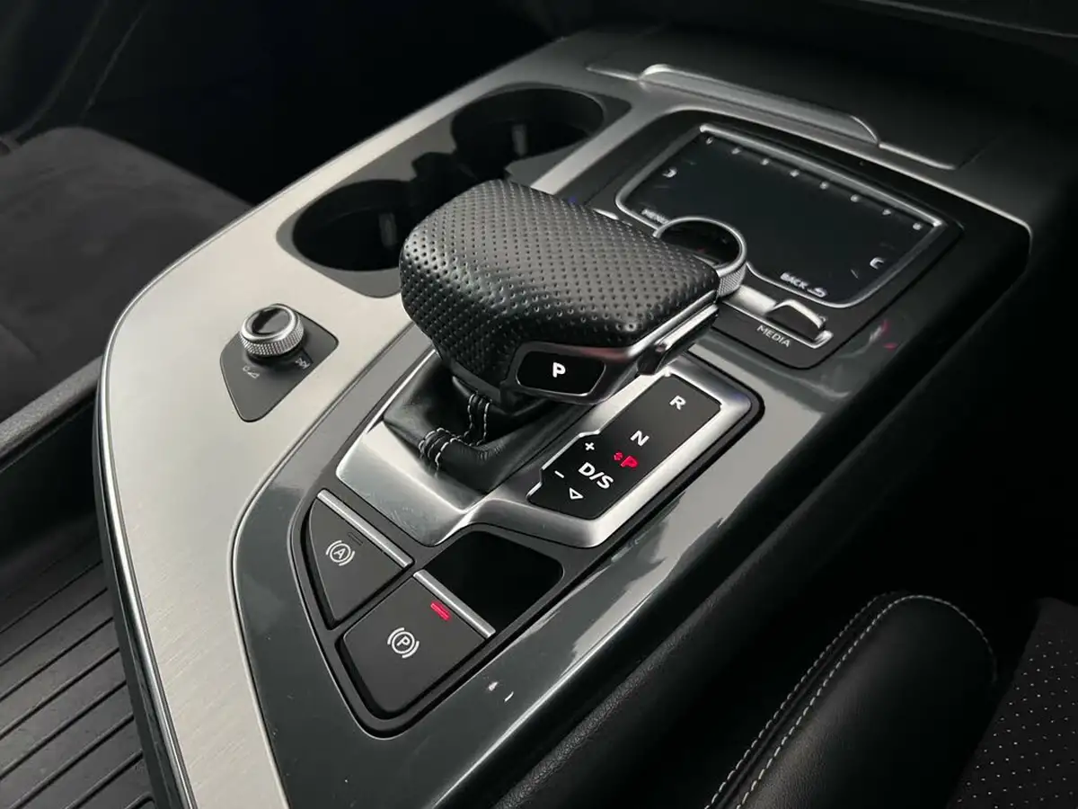 2017-audi-q7-30tdi-quattro-s-line-272ps-big-39